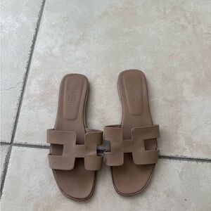 Hermes Oran beige slippers